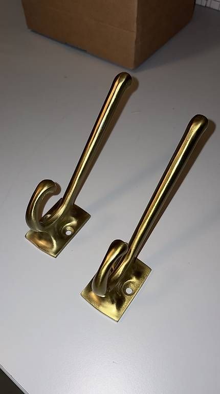 Eisenwaren: Haken gold – Gebraucht aus Neuheim von Vinn