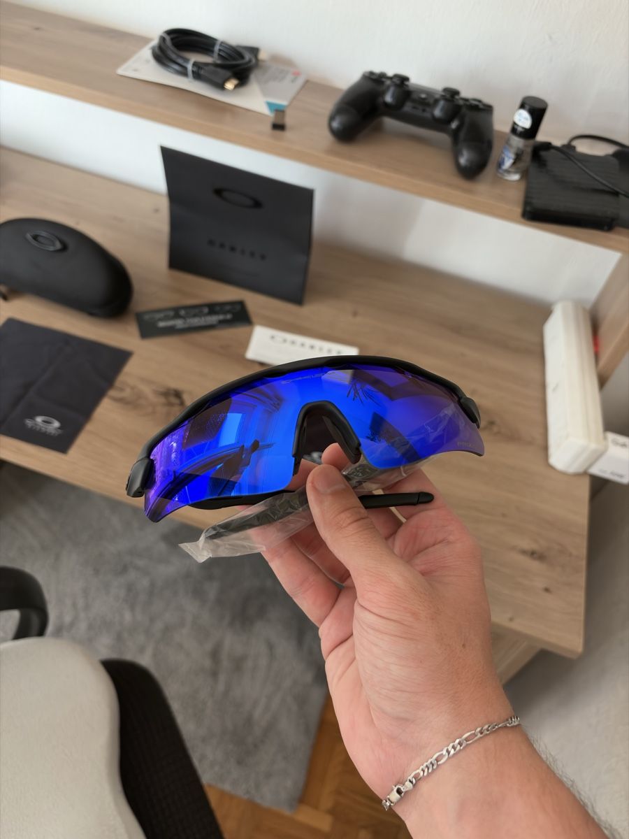 Oakley Lunettes & Verres: Oakley Radar EV Path  – Neuf avec emballage d'origine à Meyrin par silencator 1