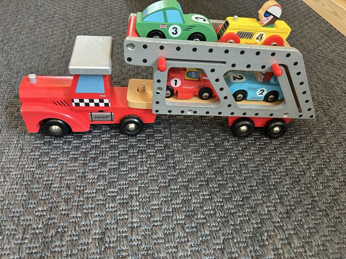 Giocattoli: Wooden truck – Usato da Zürich venduto da mar_d7zz