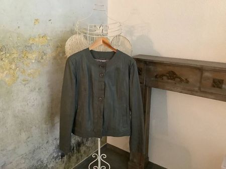 Giacca di pelle da donna, grigia,taglia 42