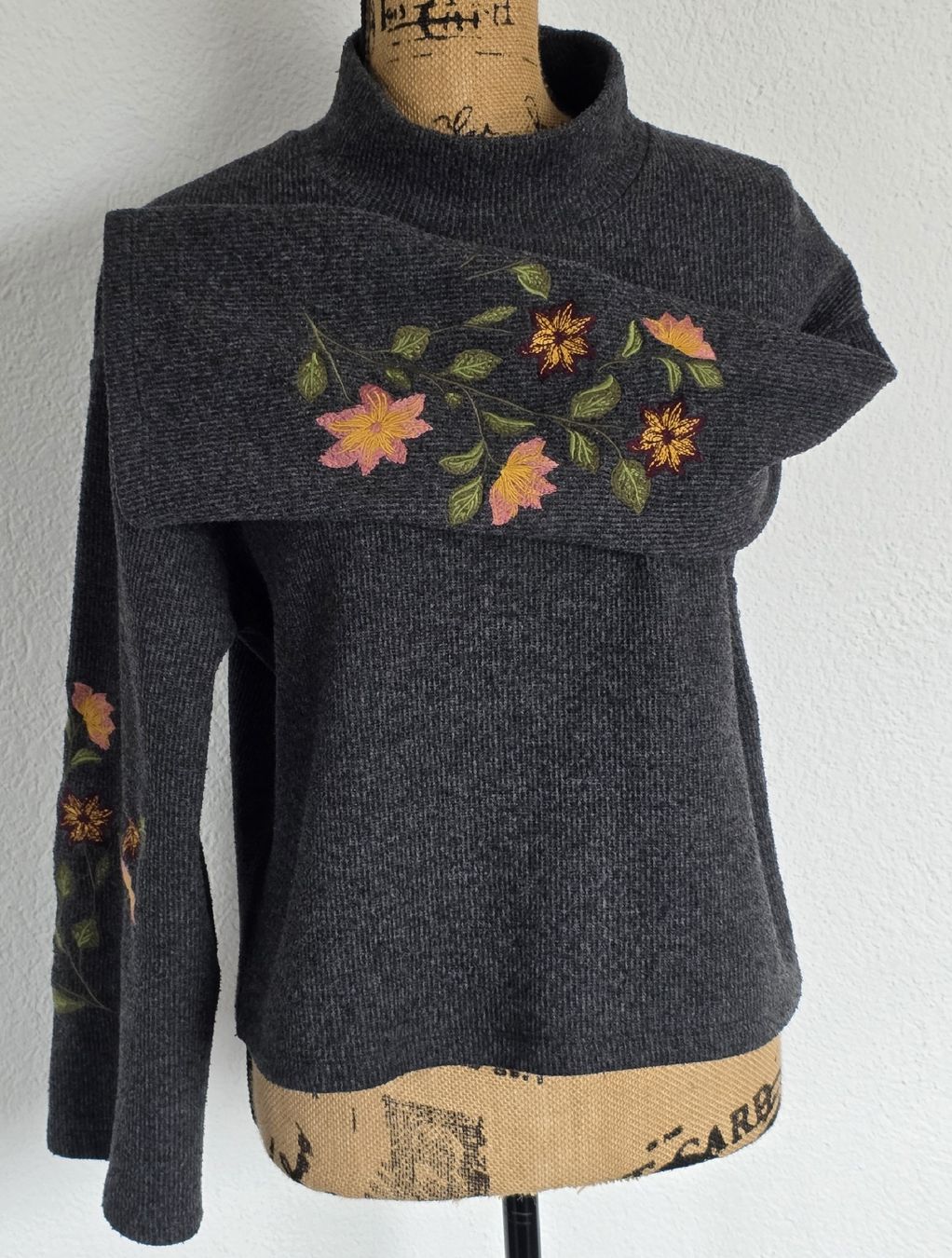 Maglioni & Felpe: Winter-Pullover von Jimmy Key, Grösse M, Top Zustand! – Usato da Rheinsulz venduto da Gilea