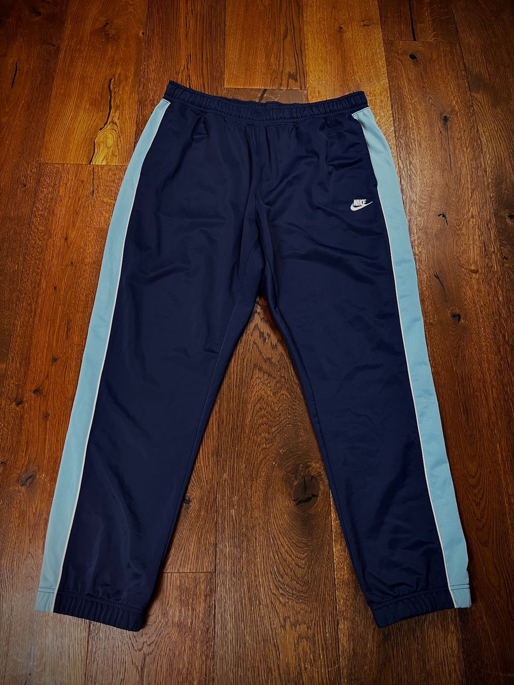 Nike Pantaloni: Blaue Nike Trainingshosen – Nuovo (secondo la descrizione) da Lindau venduto da KT_Vintage
