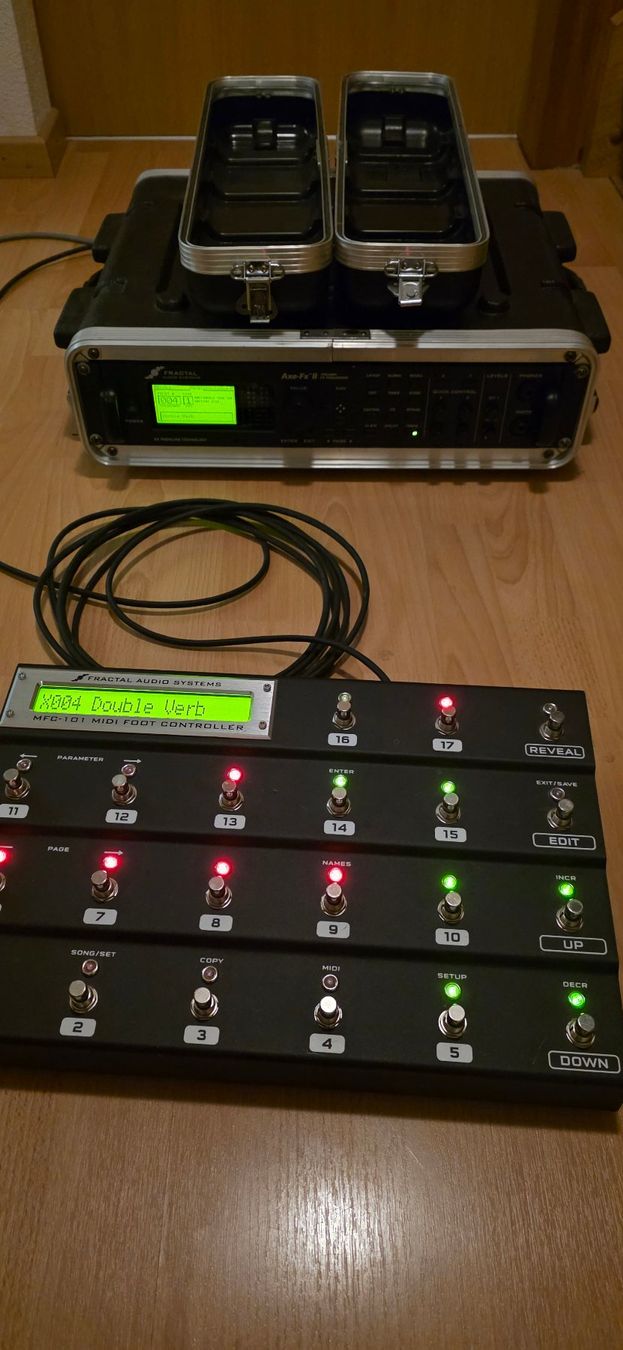 Fractal Audio Strumenti musicali: FRACTAL Axe FX II Guitar Amp Modeler mit Floorboard – Usato da Unterkulm venduto da falkennest01