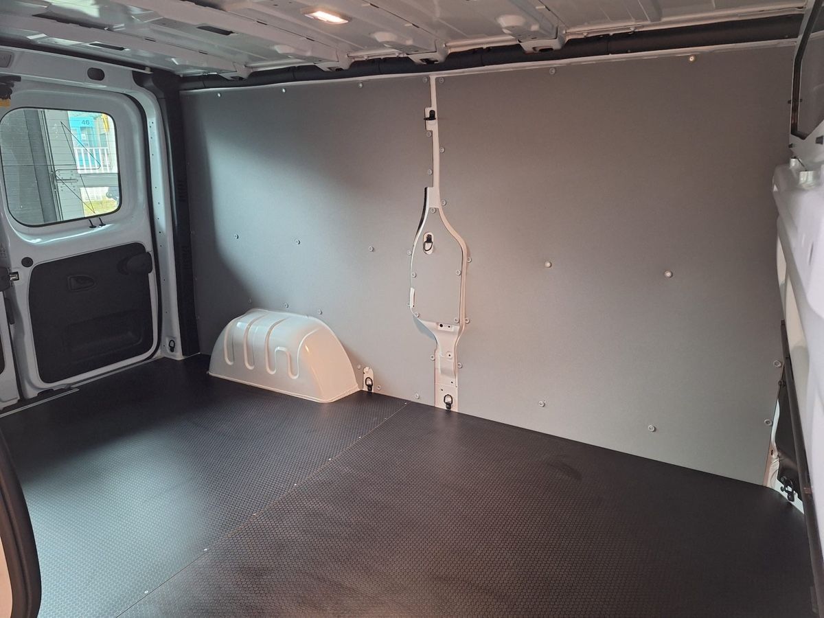 Renault Tutti i ricambio: Bodenplatte Renault Trafic L1 – Nuovo e nell'imballaggio originale da Einsiedeln venduto da Shkurte_K 2