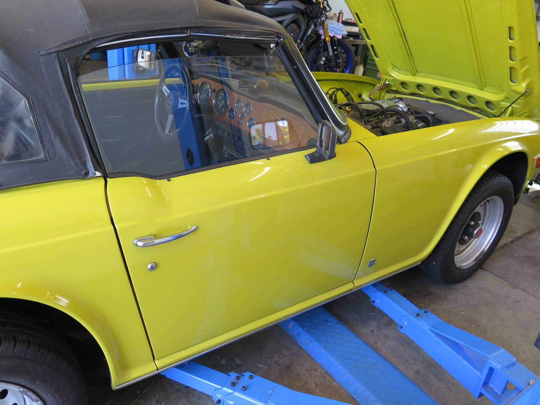 Triumph Automobili: Triumph TR6 – Usato da Meisterschwanden venduto da Curriculum 2