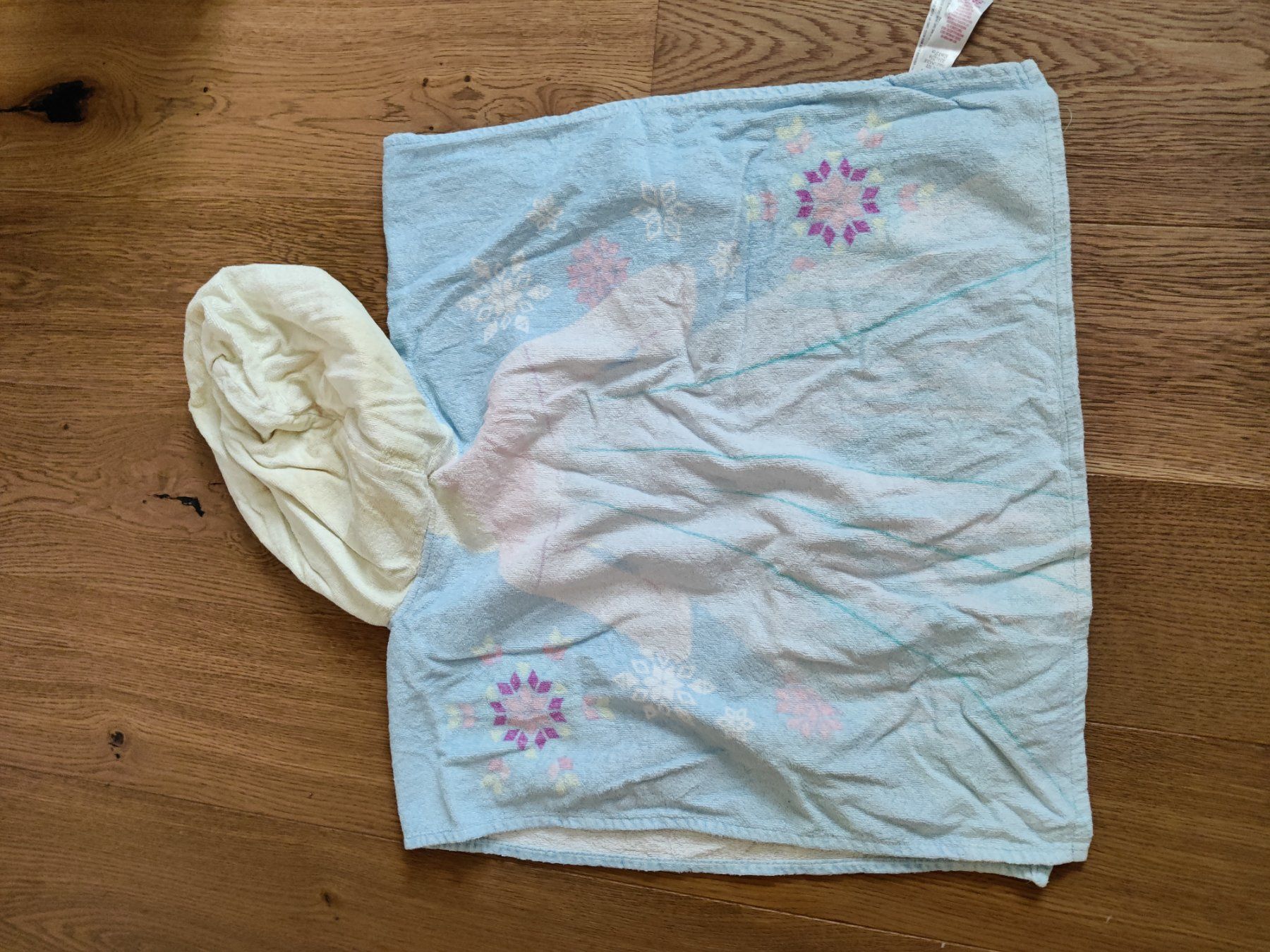 Disney Badetücher: Disney Frozen kinderbadeponcho – Gebraucht aus Ostermundigen von Louhdezd 1