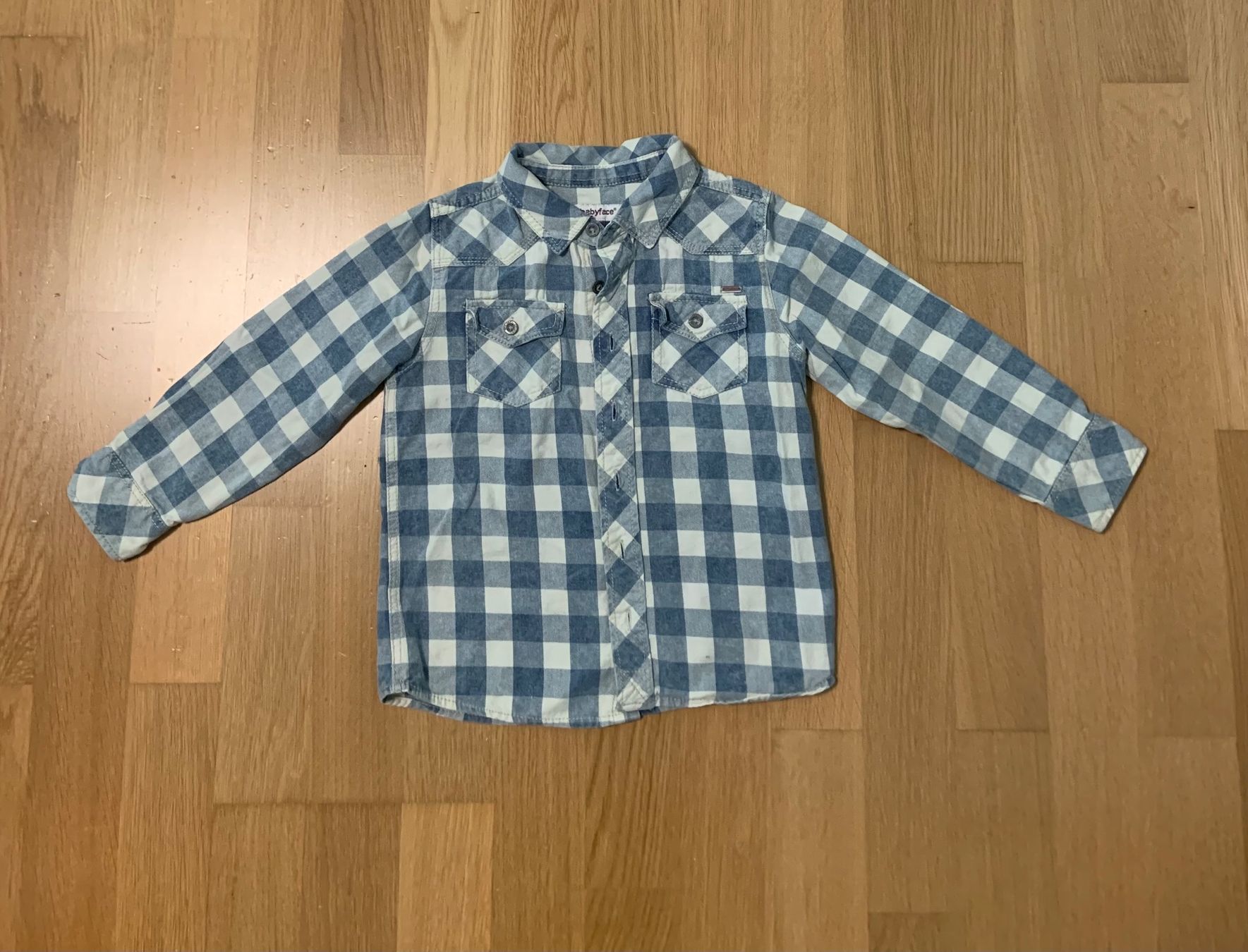 Hemden, T-Shirts & Polos: Kinder Hemd Gr.104 – Gebraucht aus Zürich von bur_6jq9