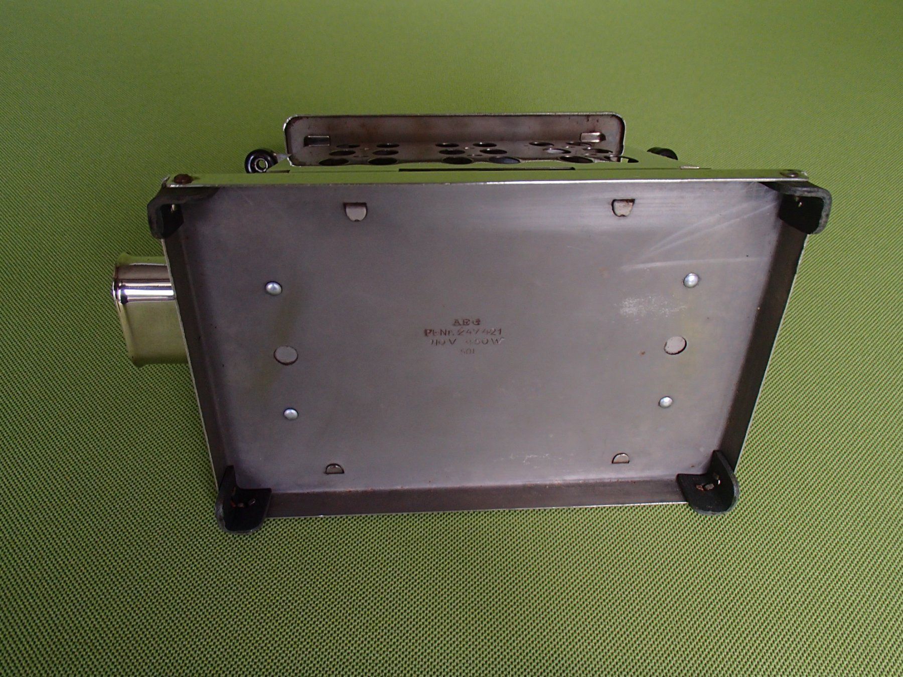 Elettrodomestici da cucina: Vintage Toaster AEG mit schwarzen Bakelitgriff – Usato da Schöfflisdorf venduto da pullux 3