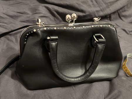 BLACK FAUX LEATHER KISS-LOCK FRAME CROSSBODY