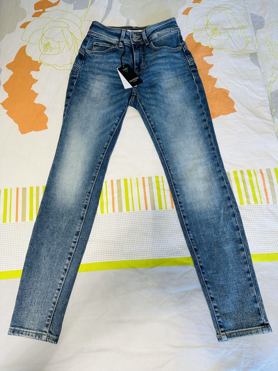 Jeans: Guess Jeans – Nuovo e nell'imballaggio originale da Recherswil venduto da yudy