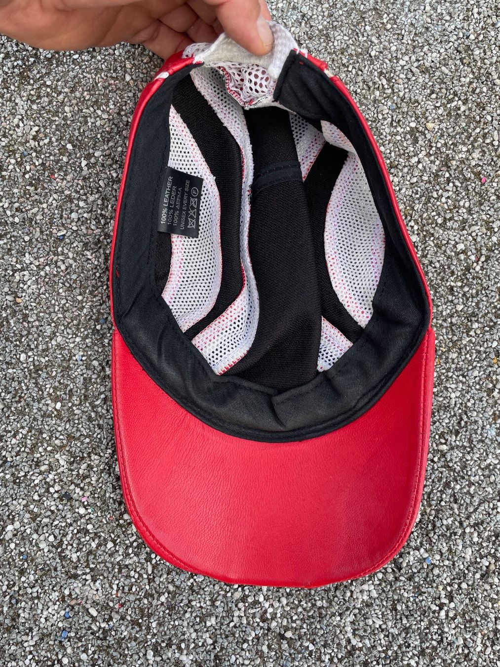 Swiss Copricapi, berretti & cappellini: Vintage 90s Leather Racing Cap Sz M/L – Usato da Zürich venduto da le_souk 5