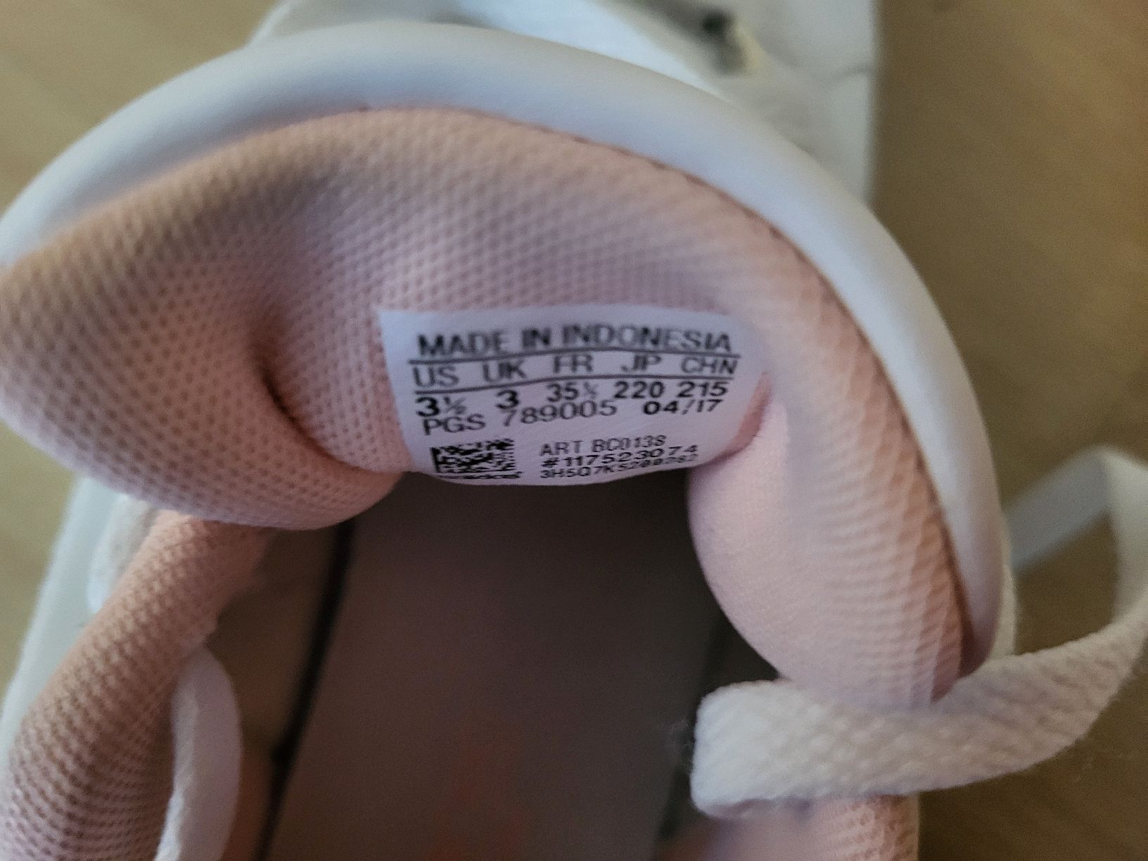 Scarpe da donna: adidas schuhe – Usato da Chur venduto da Pala91 2