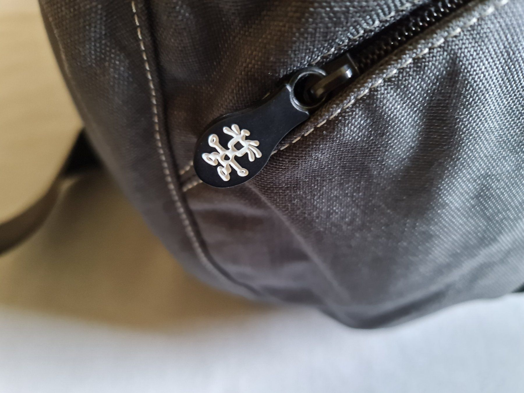 Crumpler Borse: Crumpler grosse Umhängetasche – Usato da Embrach venduto da Ta89 6