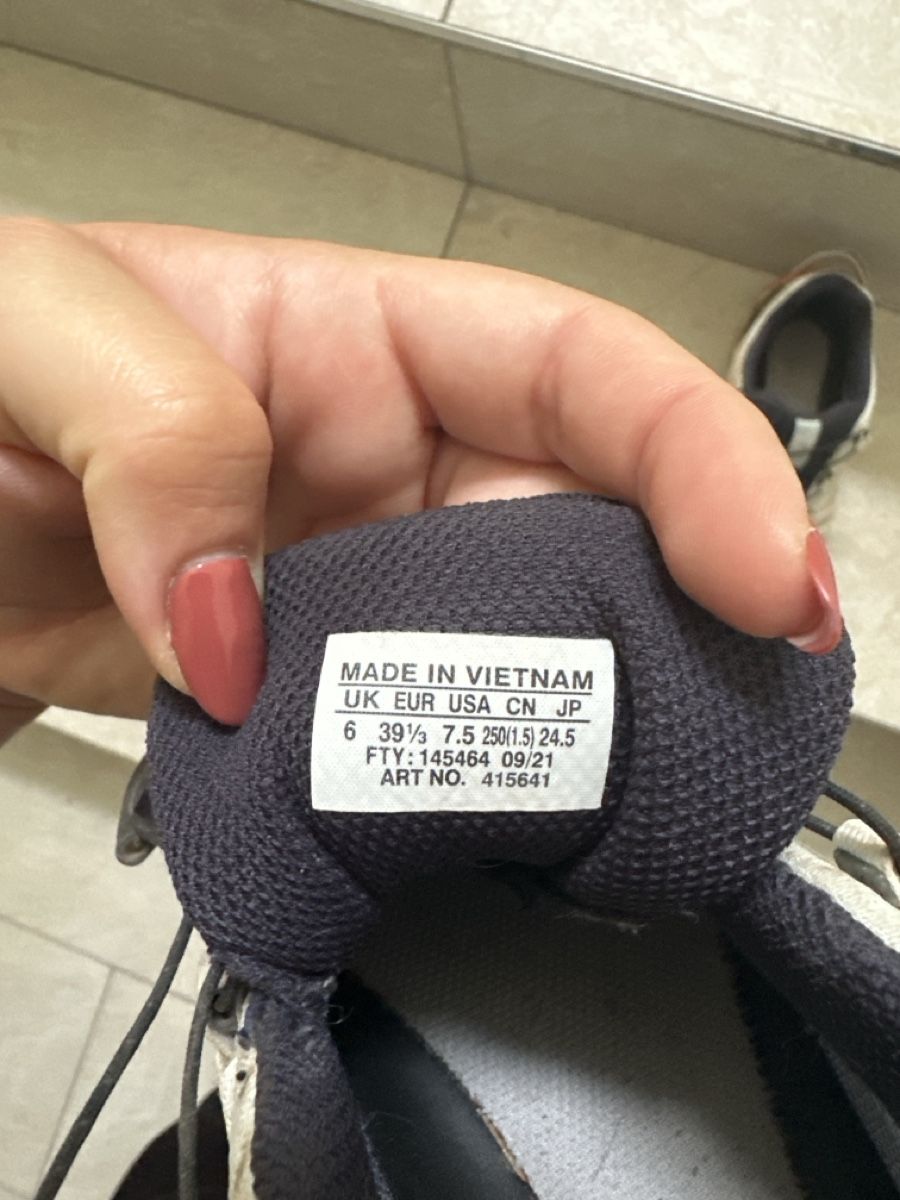 Damenschuhe: Salmon Trekkingschuhe – Gebraucht aus Bad Ragaz von anastasio98 2