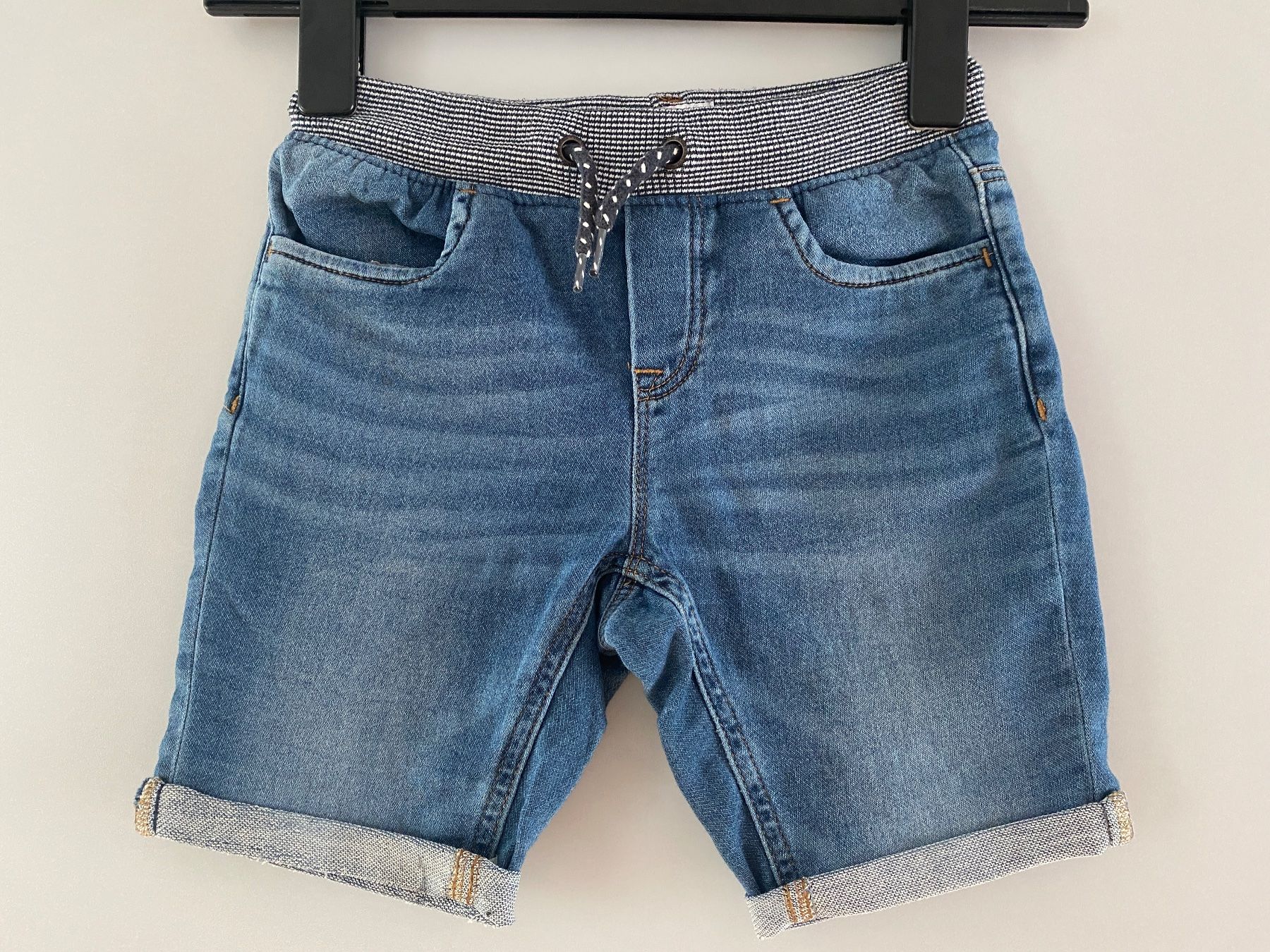 C&A Hosen: Shorts bermudas Grösse 134 – Gebraucht aus Glattbrugg von riseca