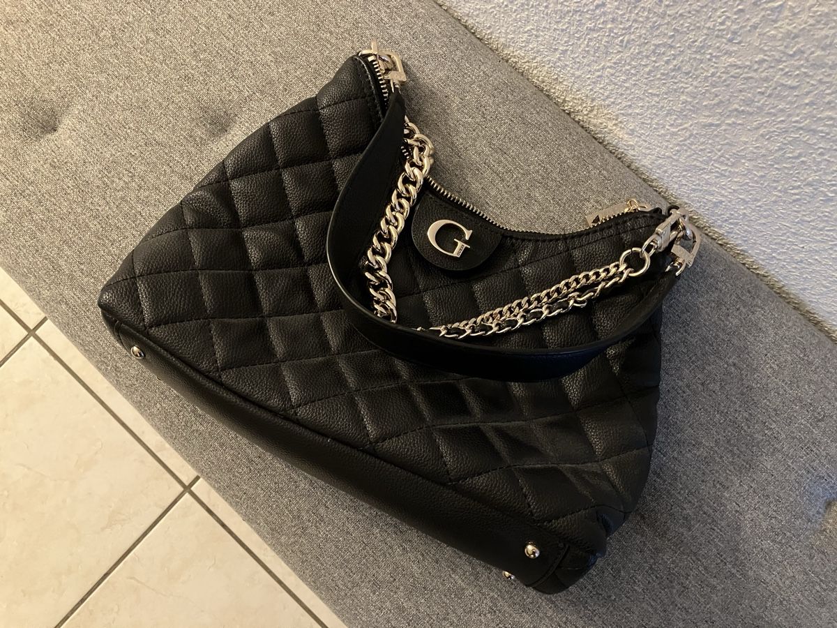 Guess Borse: Guess Handtasche – Usato da Laufen venduto da mercedes420 1