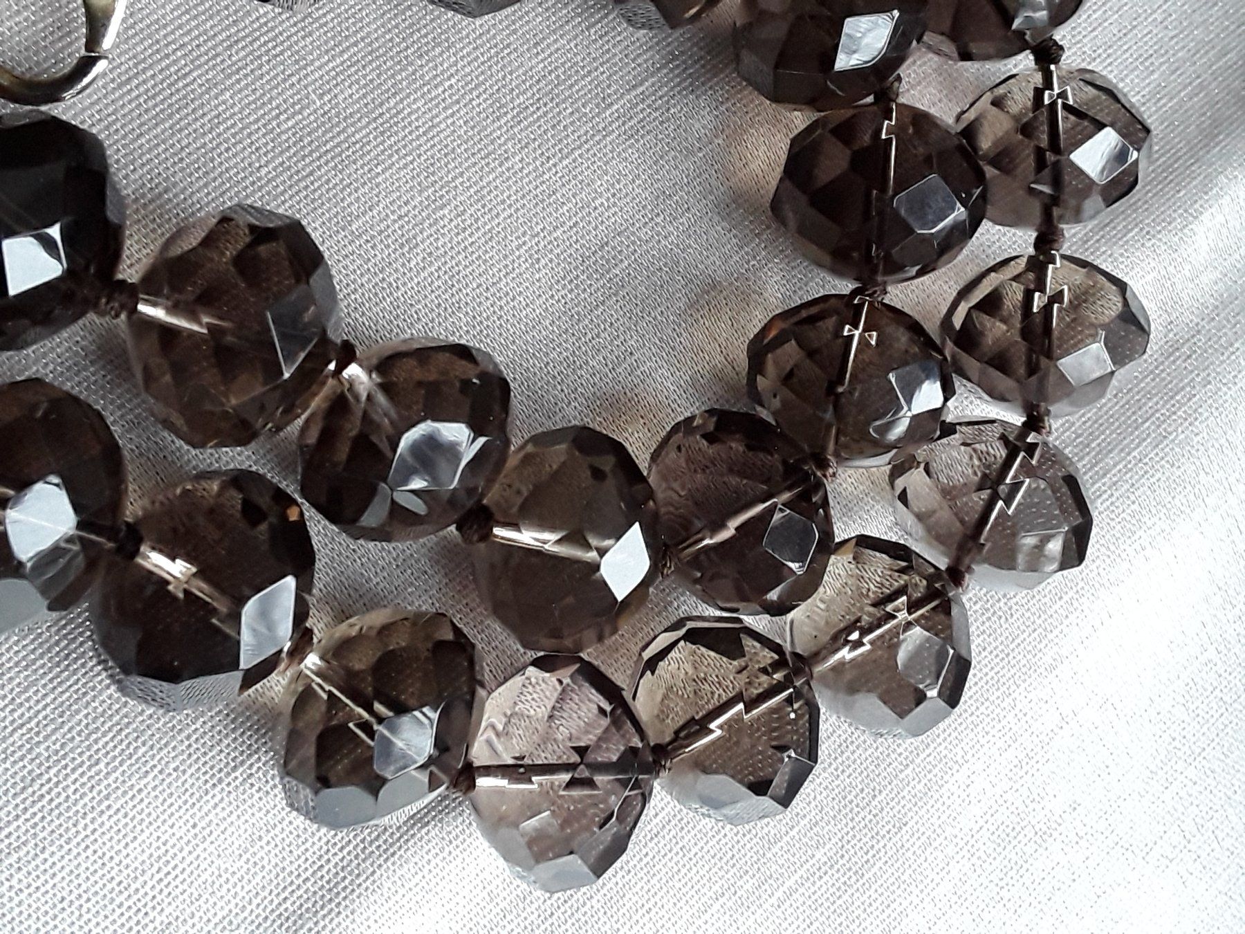 Catenine: Exclusives facettiertes RAUCH Quarz Collier – Usato da Zürich venduto da Aleick