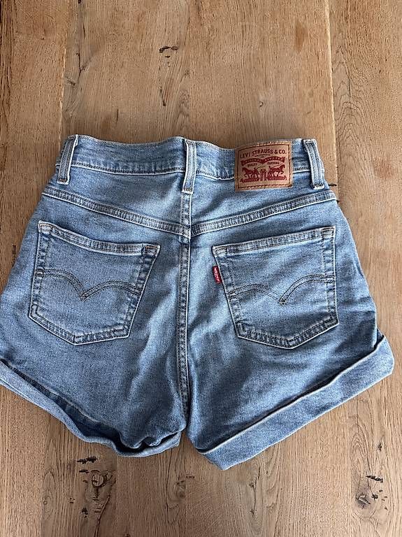 Jeans: Levis pantaloncini – D'occasion à Muralto par cun_l7ws 1