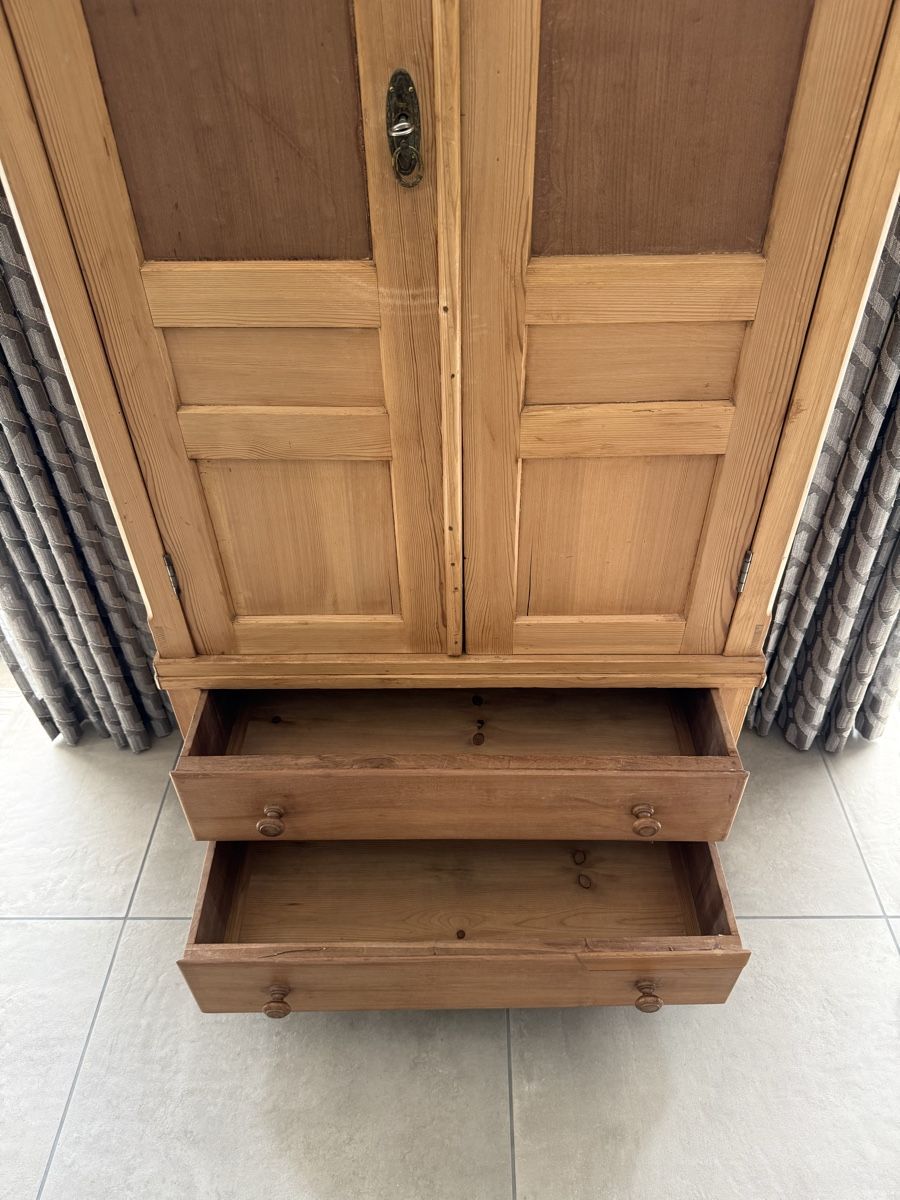Schränke: Schöner Holzschrank – Gebraucht aus Märstetten von Lehnik 2