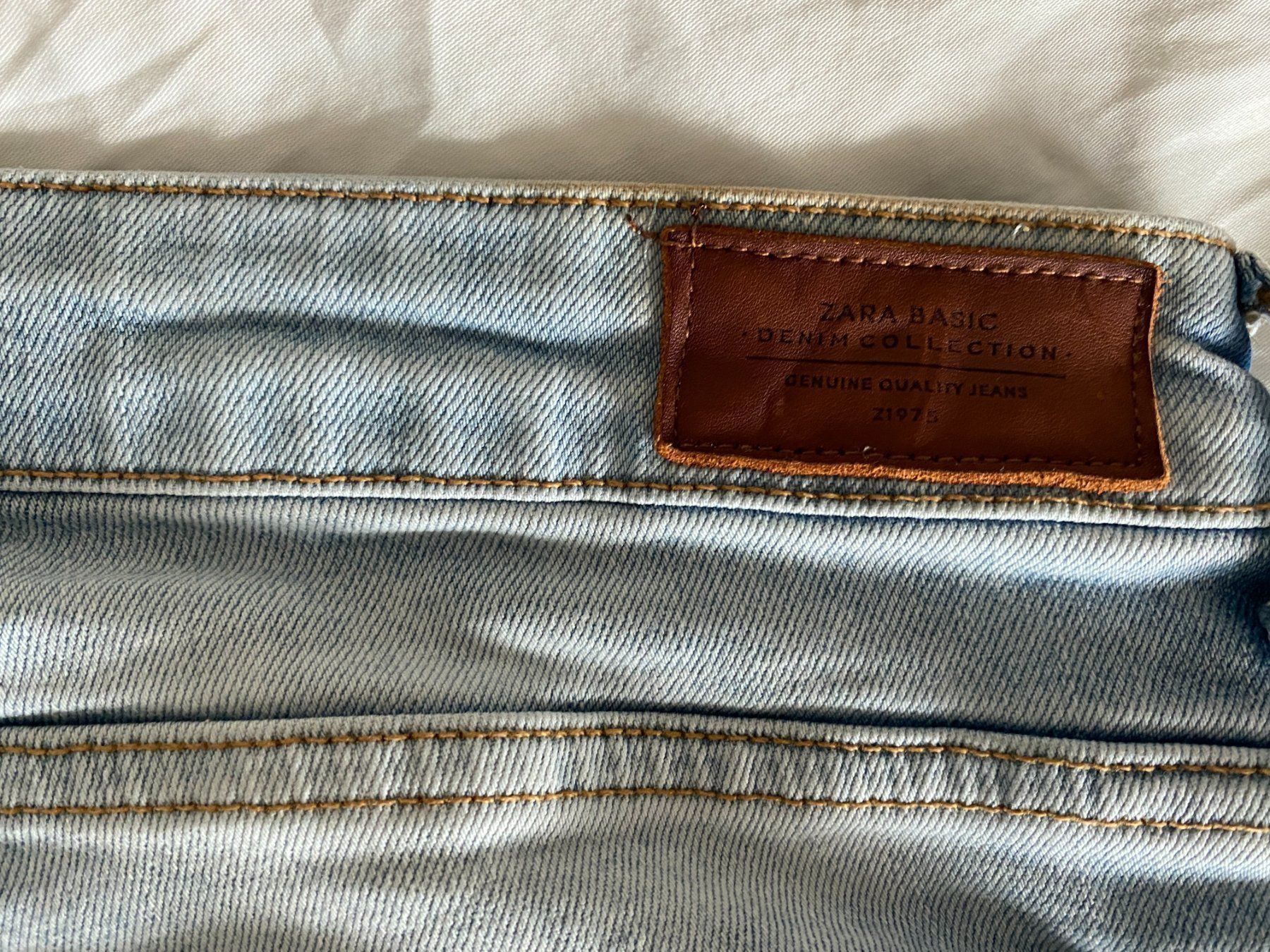 Zara Jeans: Zara Damen Jean Short – Gebraucht aus Duebendorf von Alexandertreyer 3