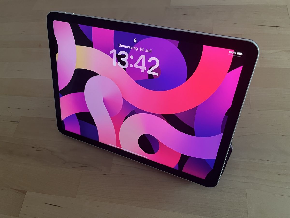 Apple Tablet PC: iPad Air 4 64GB Silver – Usato da Thun venduto da IRENEKAMERAS