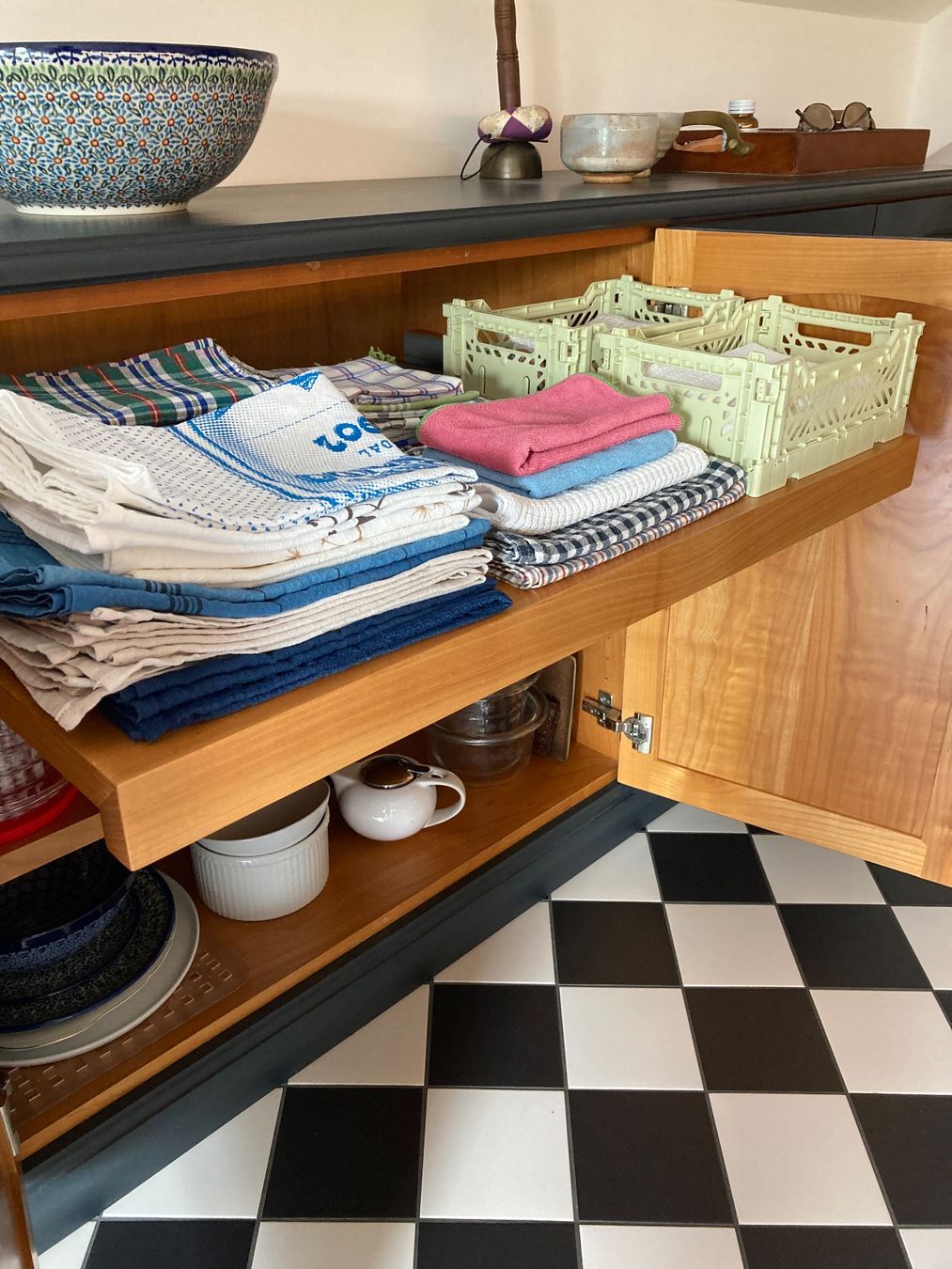 Büffets: ANRICHTE, LANDHAUSSTIL – Gebraucht aus Edlibach von SELECTION-26 2