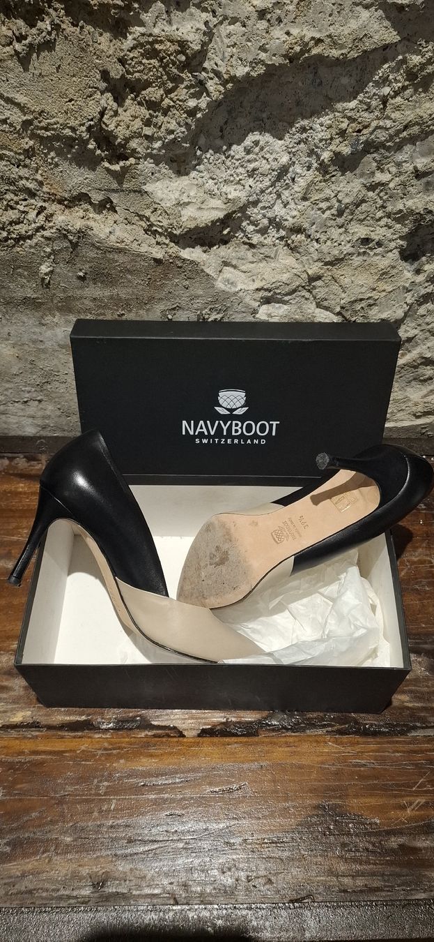 Navyboot Scarpe da donna: navyboot pumps 39.5 schwarz beige – Usato da Rheinfelden venduto da tab_lys6