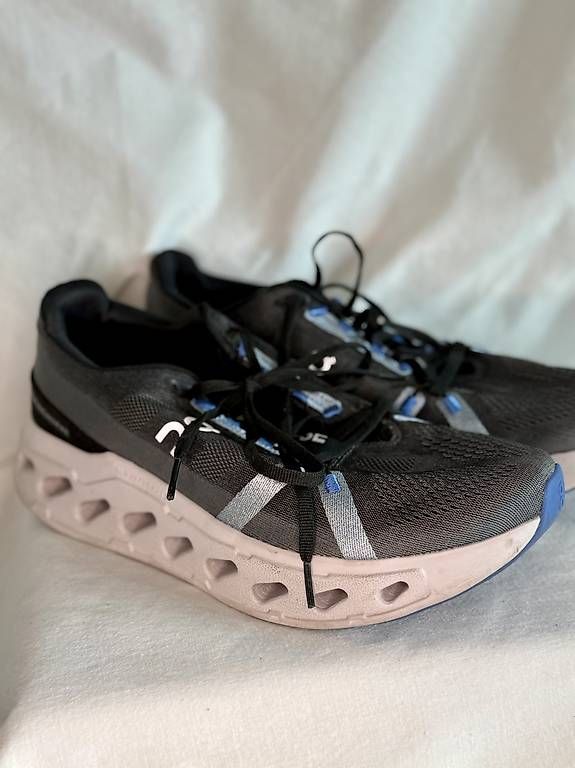 On Scarpe da uomo: On Runnings Grösse 44 – Usato da rüschlikon venduto da Maieriislis 1