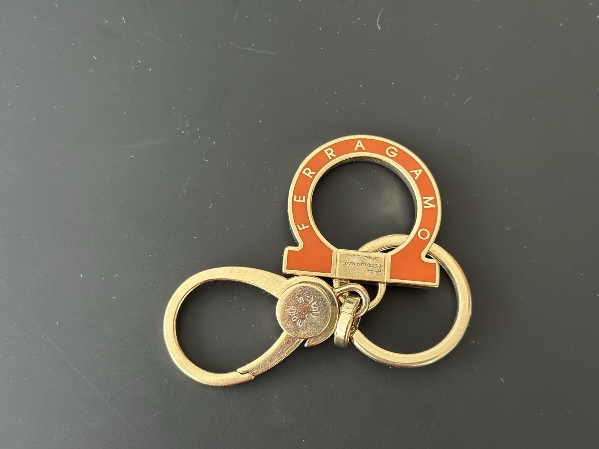 Salvatore Ferragamo Portachiavi: Salvatore Ferragamo Keyring – Usato da Zürich venduto da Ddechkovd 1