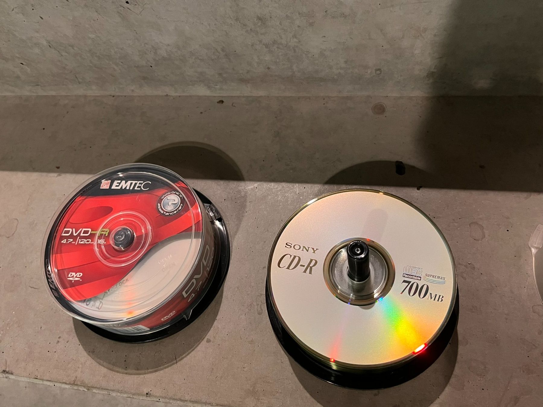 CD & DVD vierges: CD und DVD-Rohlinge – D'occasion à Luzern par Patrick_e 1