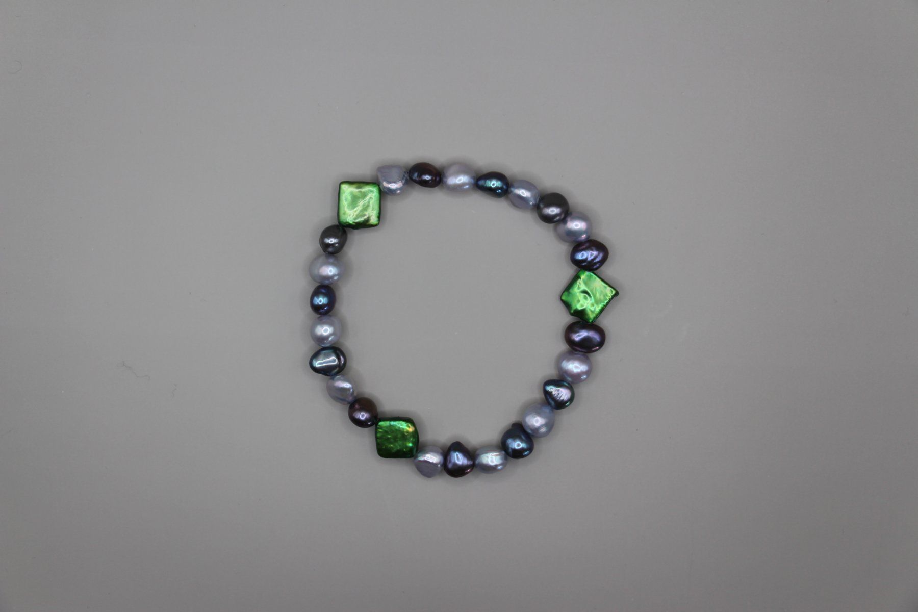 Bracciali & Braccialetti: Armband aus echten Süsswasser Perlen – Nuovo e nell'imballaggio originale da Luzern venduto da jul_bn7b 3