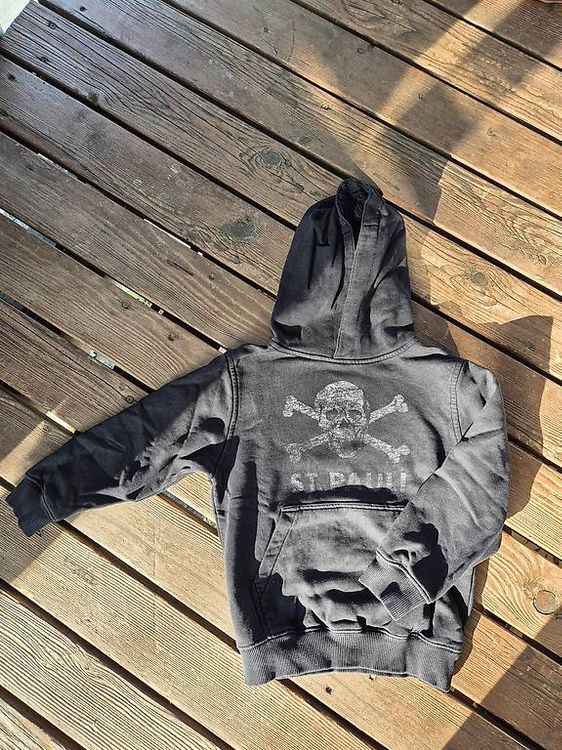 Pullover/Hoodie (Gebraucht) in Susten für CHF 20