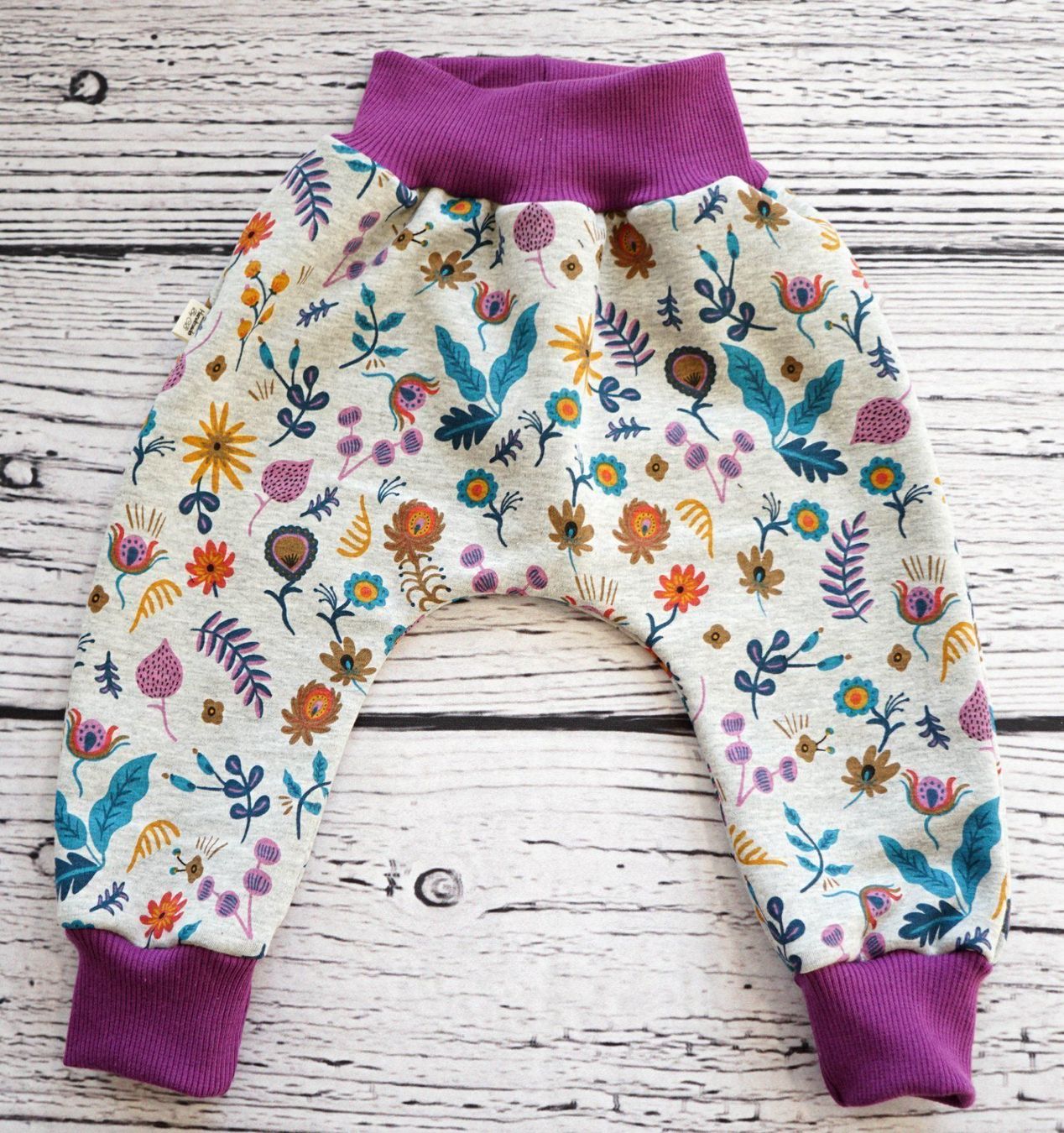 Pantaloni: Fleece Pumphose mit Blumen 68/74 - NEU – Nuovo e nell'imballaggio originale da Zürich venduto da sambaum 1