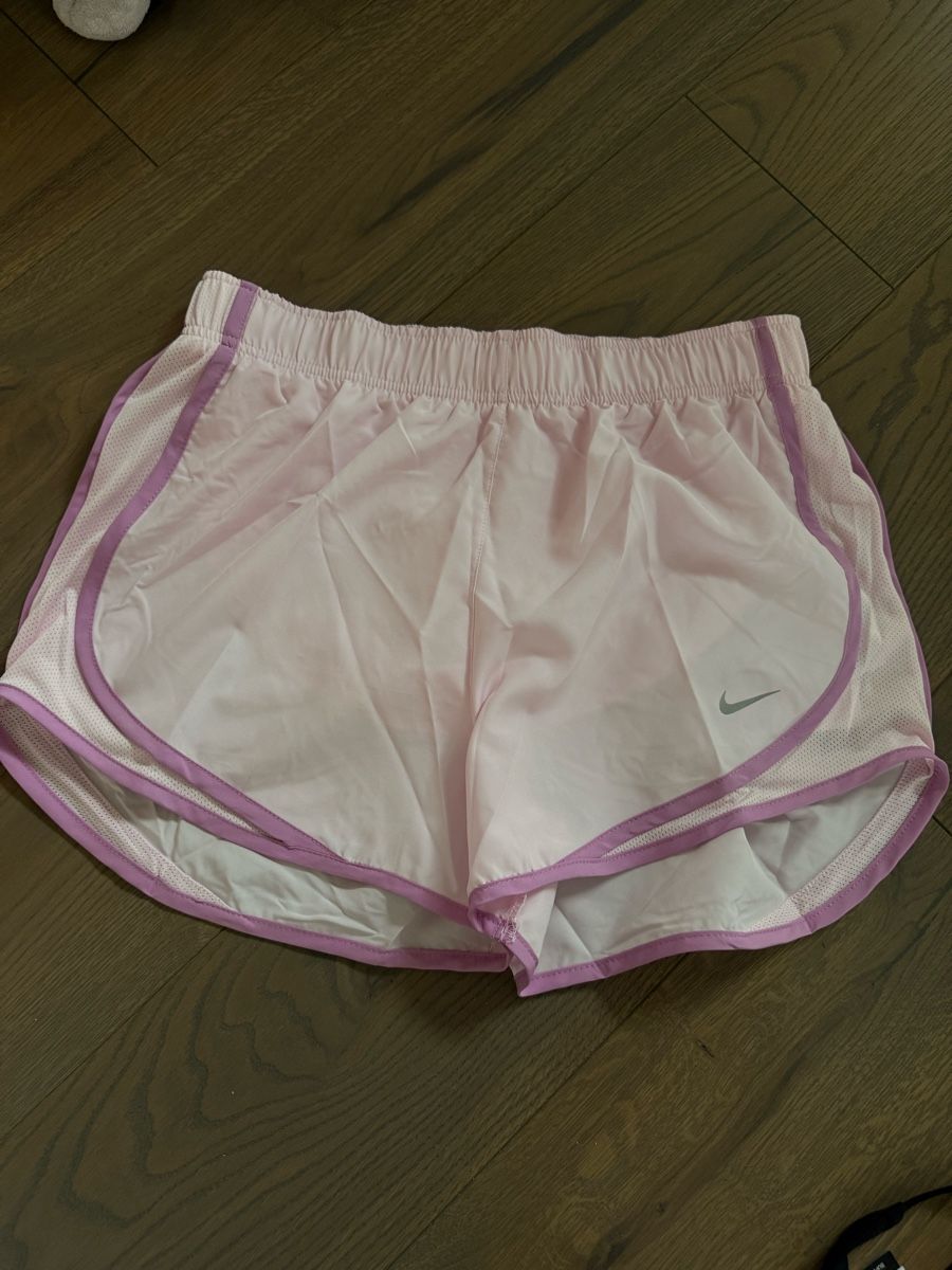 Nike Pantaloni: Nike running shorts – Nuovo e nell'imballaggio originale da Zürich venduto da Bellinka23
