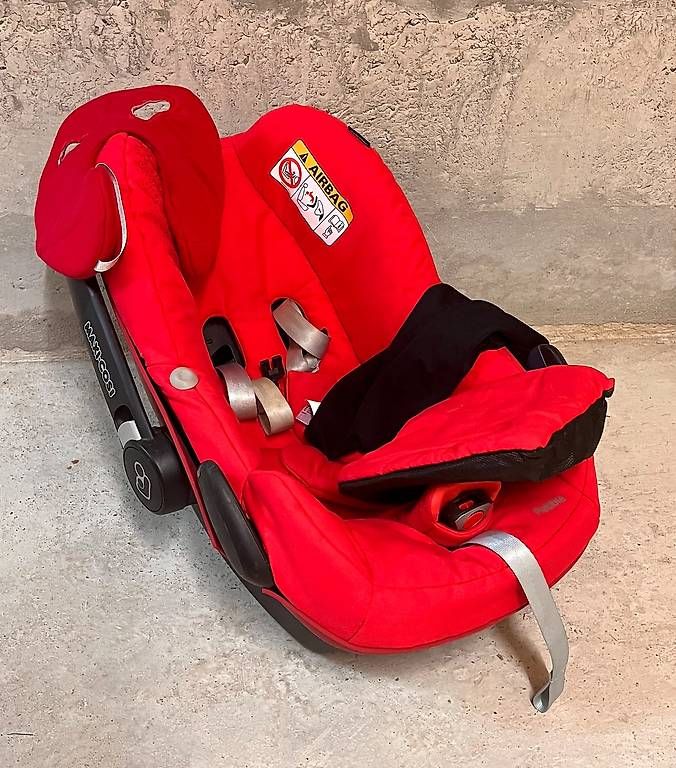 Seggiolini per auto: Maxi-Cosi Pebble  – Usato da St-Cergue venduto da Morskaya 1