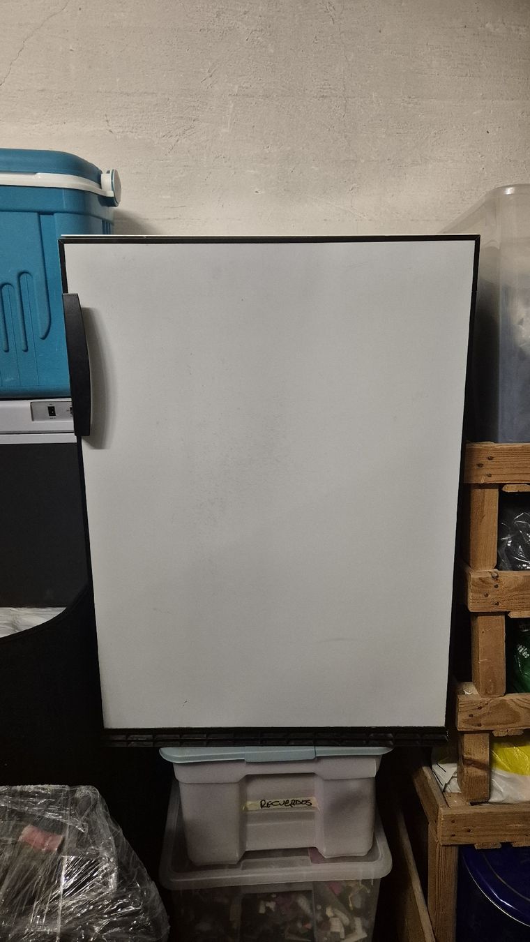 Frigoriferi: Mini fridge white good condition 50cm x 45cm – Usato da Zürich venduto da sot_cdp5