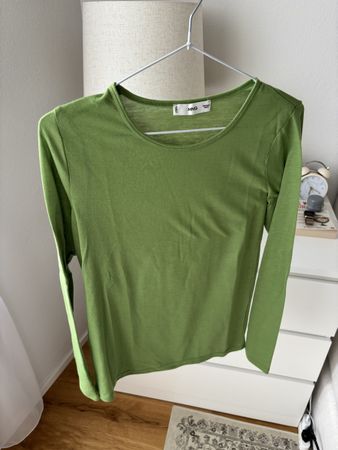 NEW - Mango Blouse Top Size M in Green NP: 39.-