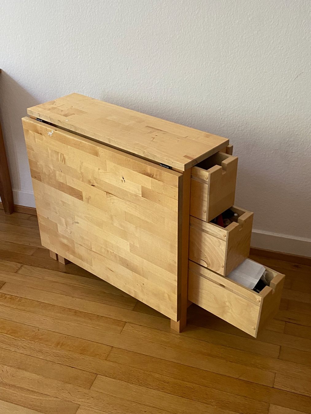 Ikea Tables: Klapptisch aus Birke mit 6 Schubladen – D'occasion à Basel par jeb_c2vd 1
