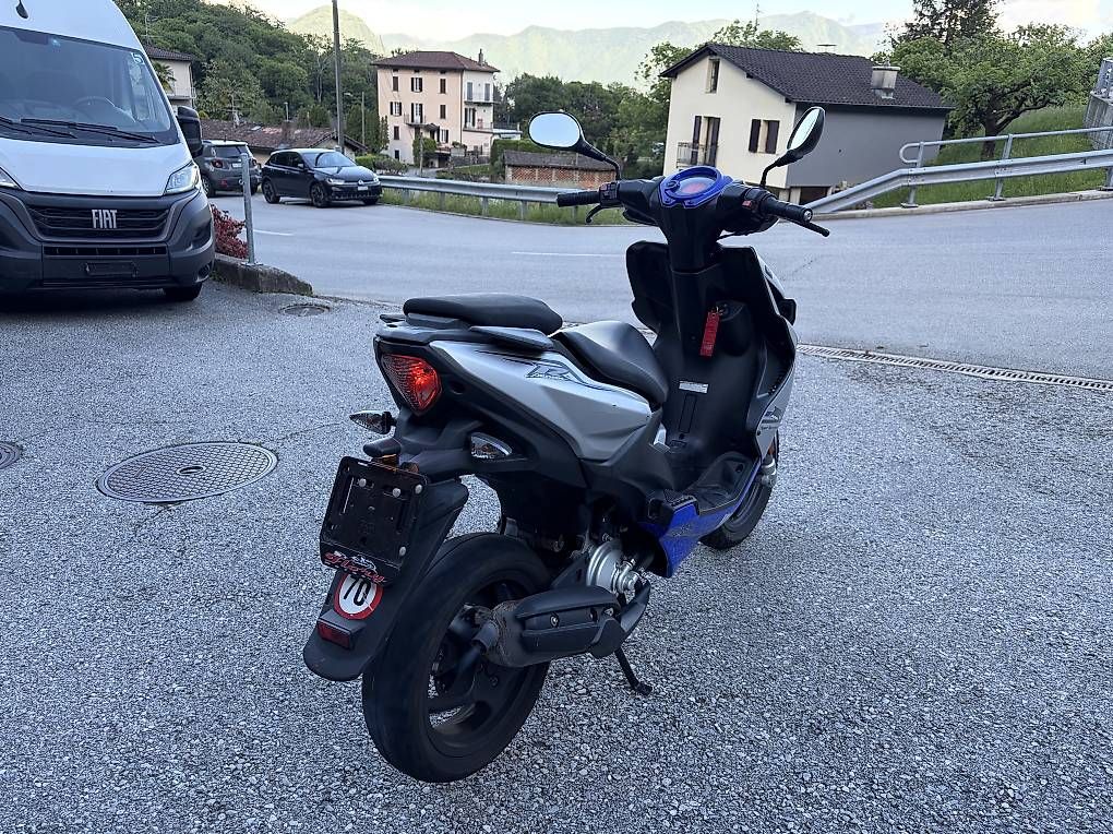 Yamaha Scooter: Yamaha Aerox 50 / 2016 / scooter – Usato da Bosco Luganese venduto da gerrisdiary 3