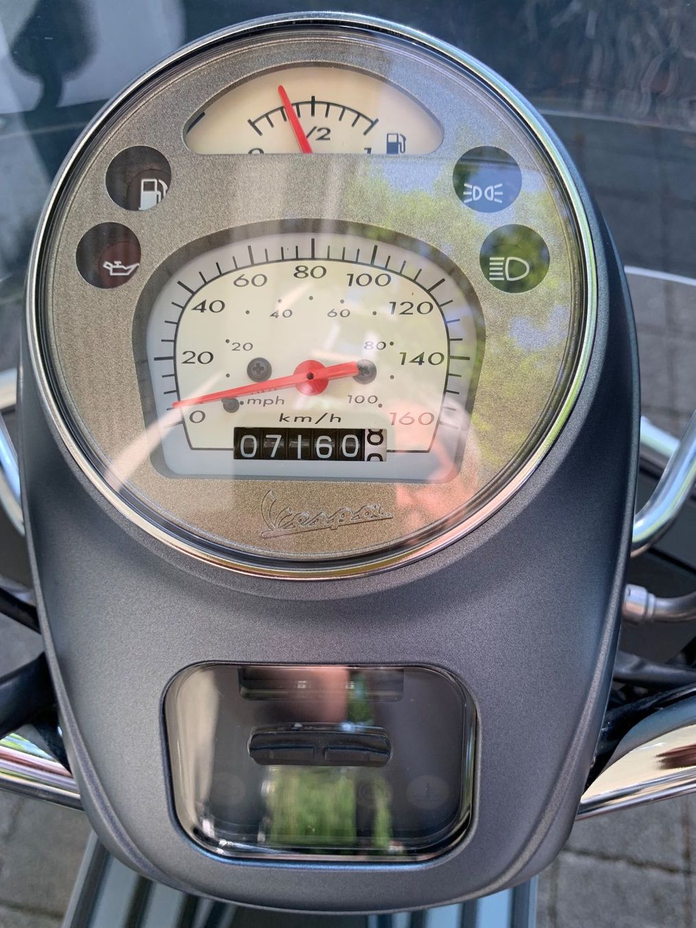 Vespa Scooters: Vespa Roller grau Sonderedition Nummer 6 ca.7200 km – D'occasion à Basel par per_9ysq 5