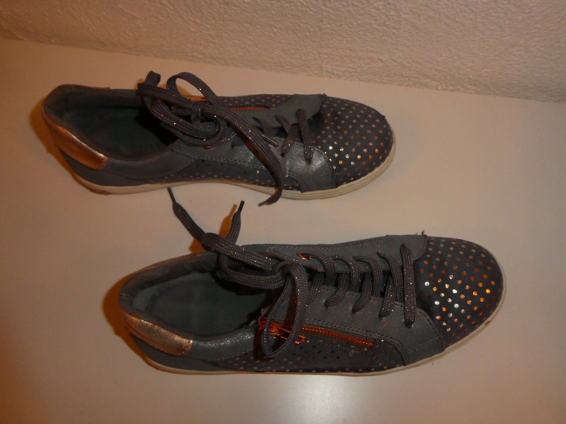 Scarpe per ragazze: Blaue Mädchenschuhe, Gr. 38 – Usato da Mels venduto da KOSL 1