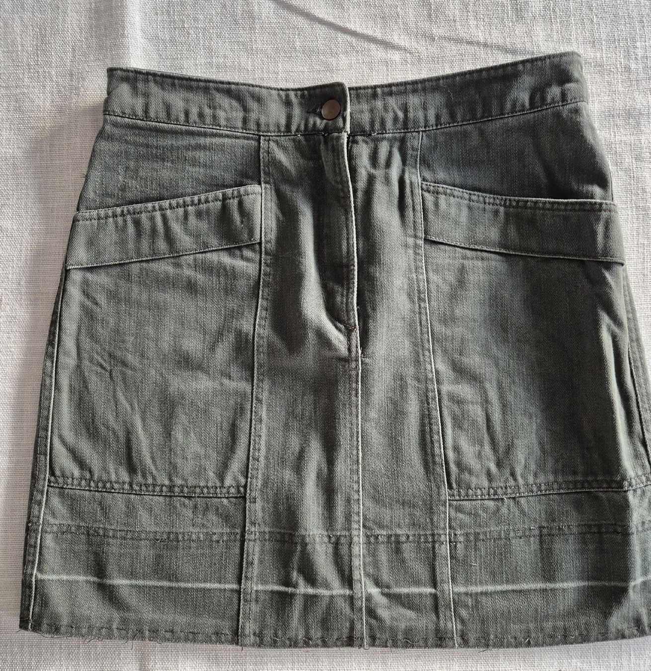 Lotti di vestiti: Lot de 3 jupes taille 40 – Usato da Sion venduto da nat_xz7y