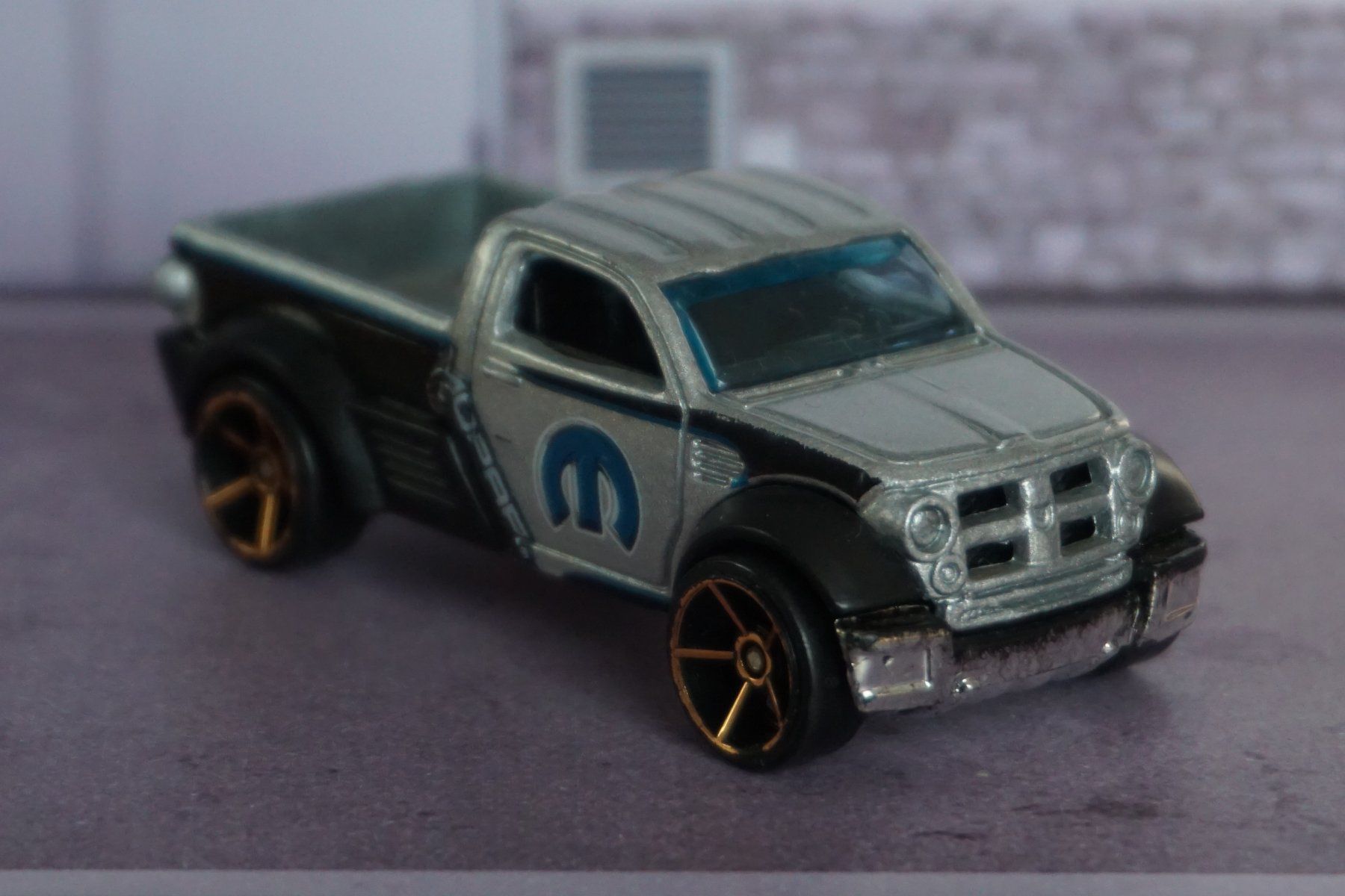 Hot Wheels Modellini d'auto: HotWheels Dodge Pick-up COOL !!!!!!!!!!!!! – Usato da Reiden venduto da Doppeldecker69