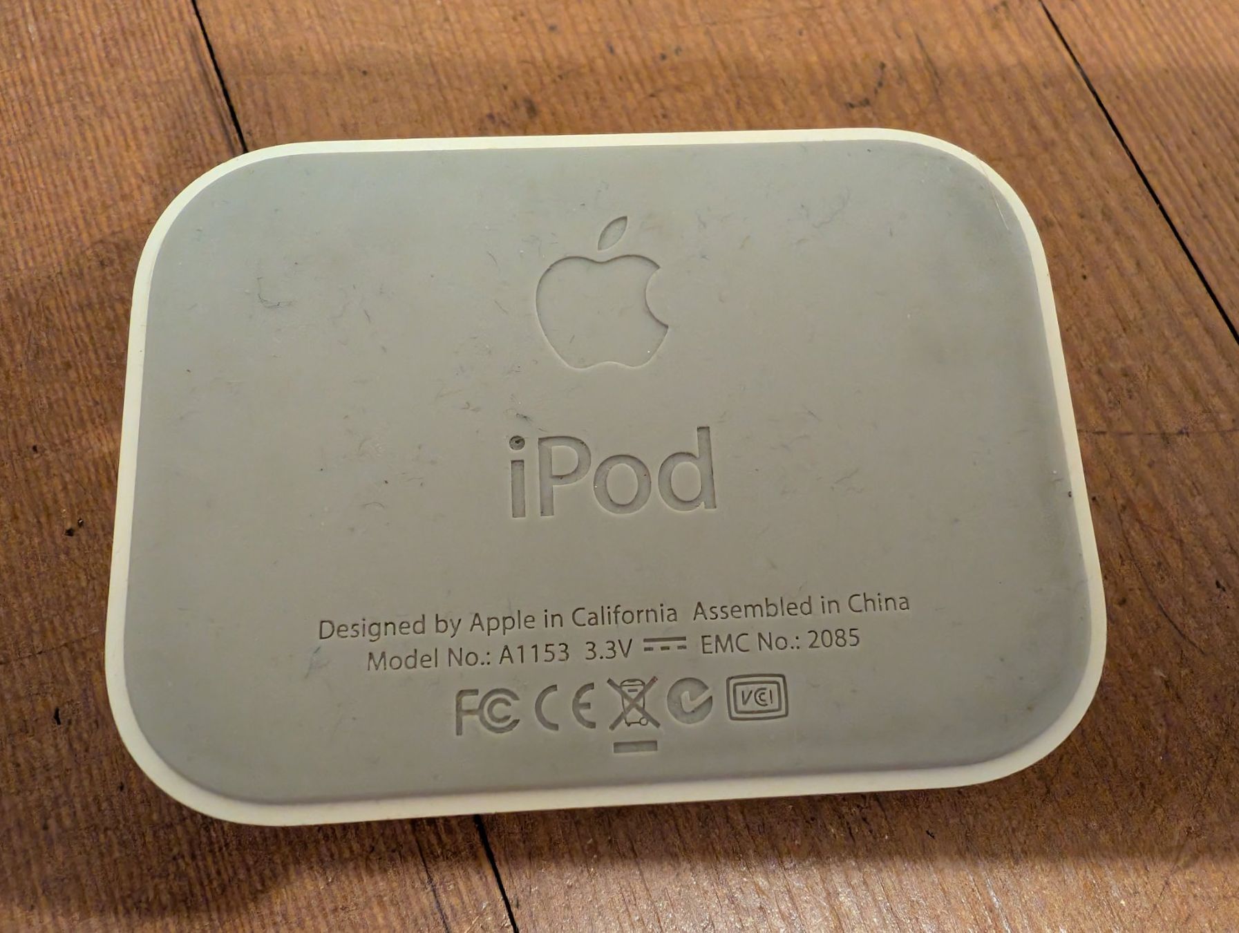 Dockingstation: Apple Universal Dock, 30-Pin, für iPhone 4/iPod – Gebraucht aus Zürich von McFlurry49 2