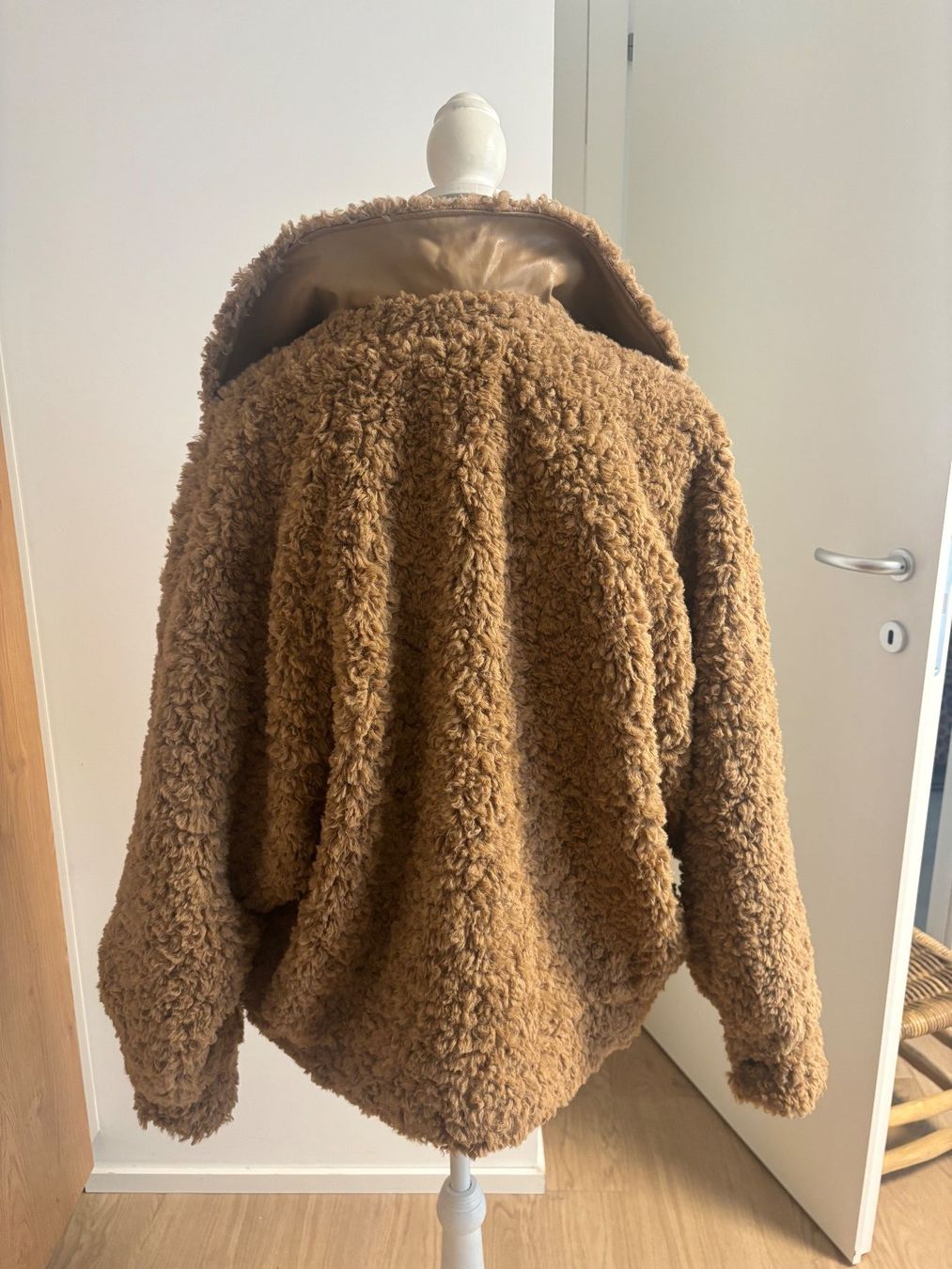 Camel Jacken: Sehr schöne Jacke camel S – Gebraucht aus Zürich von McQeen 2