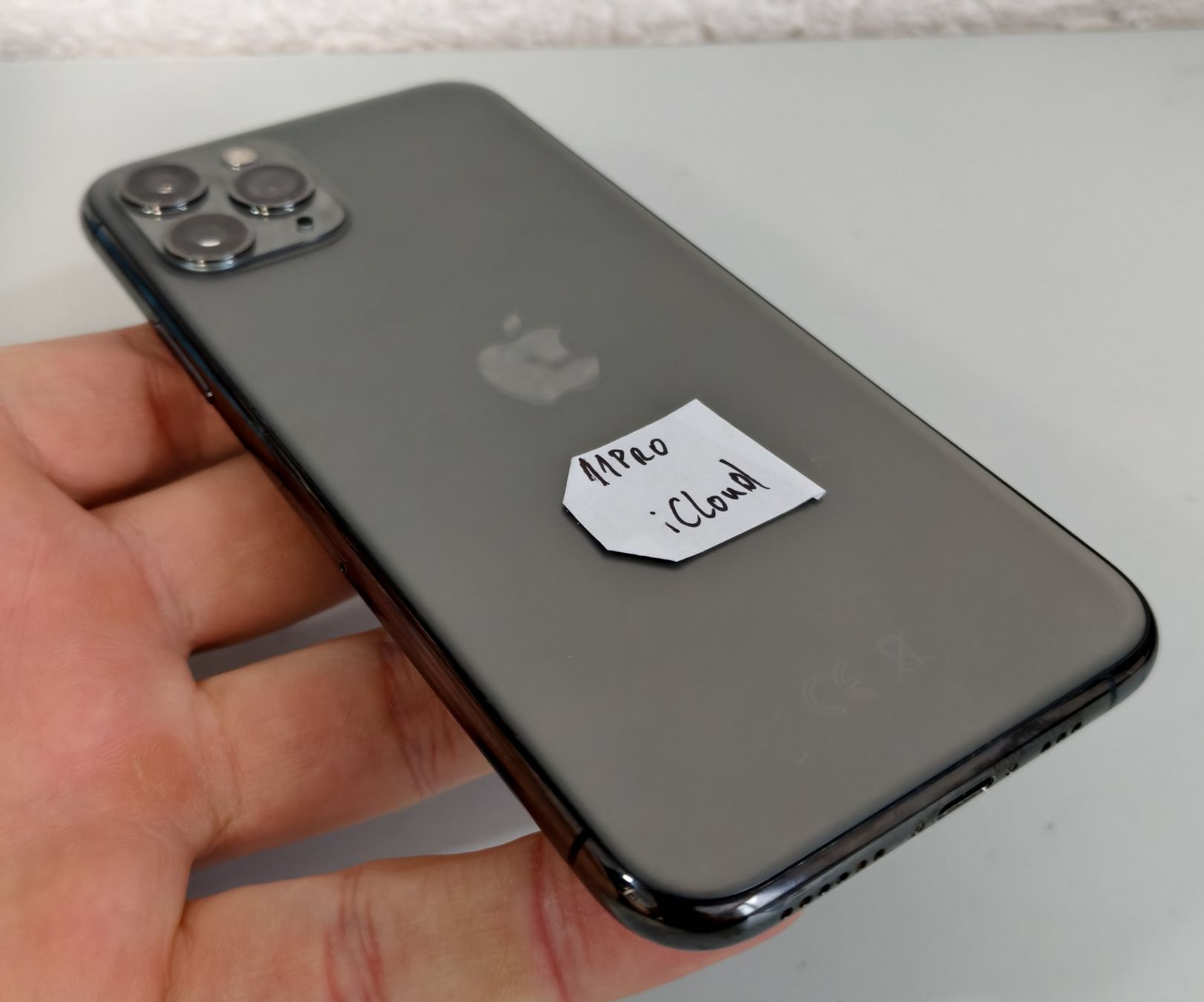 Apple Portables: iPhone 11 Pro – Défectueux à Ehrendingen par Rocky985 2