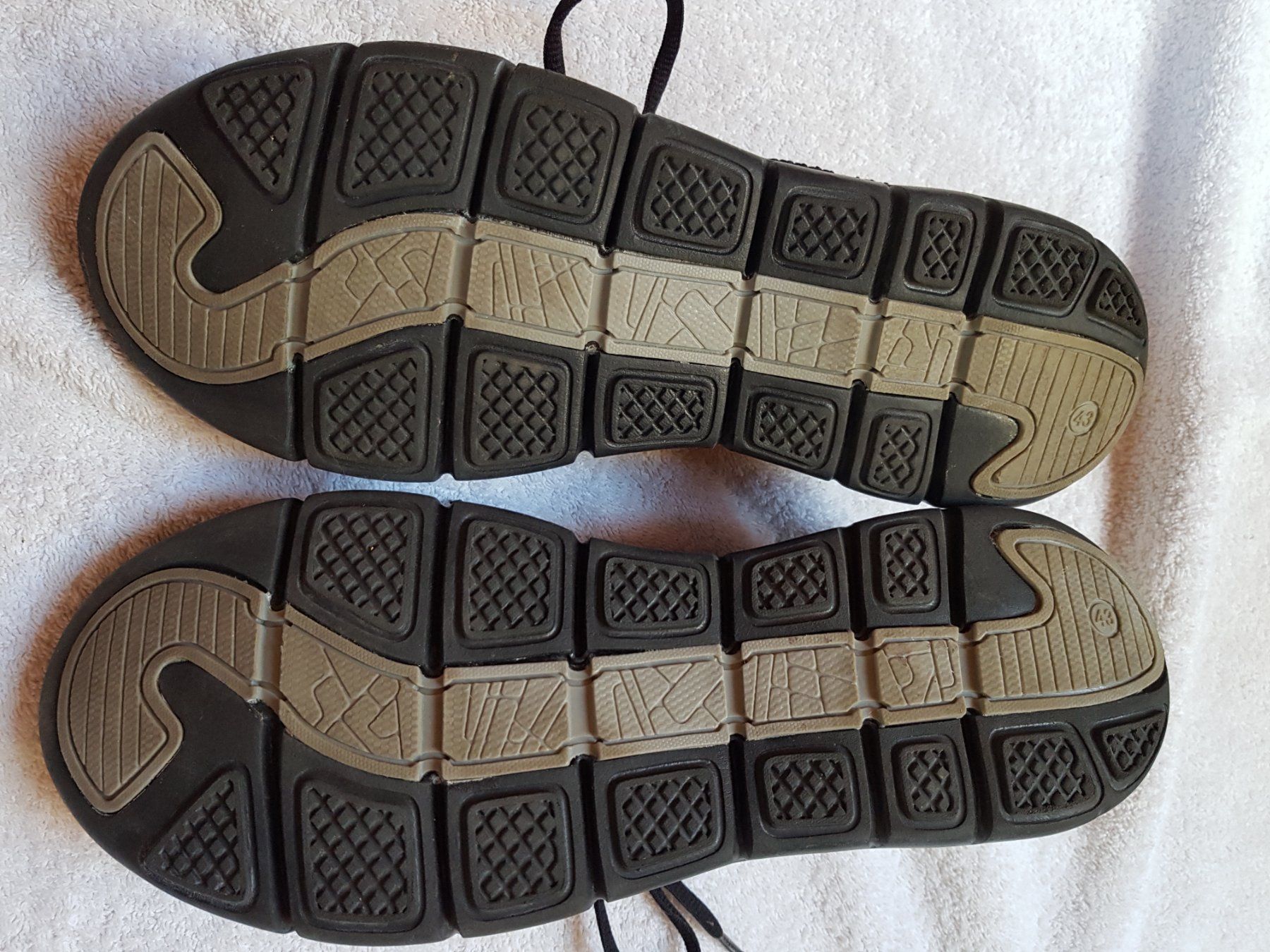 Herrenschuhe: Sneaker Herren Gr.43 Crane schwarz – Gebraucht aus Happerswil von Aelva.88 2