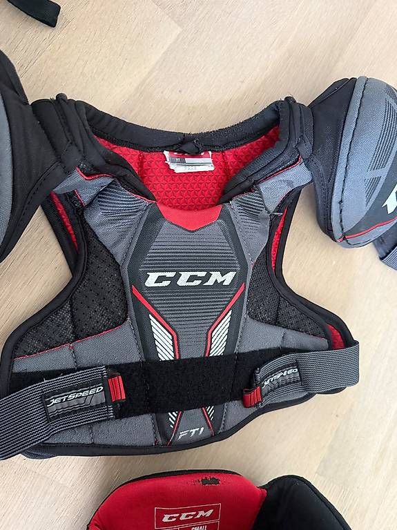 Ccm Protections: Komplette Eishockey Ausrüstung – D'occasion à Gümligen par xifenglie 2