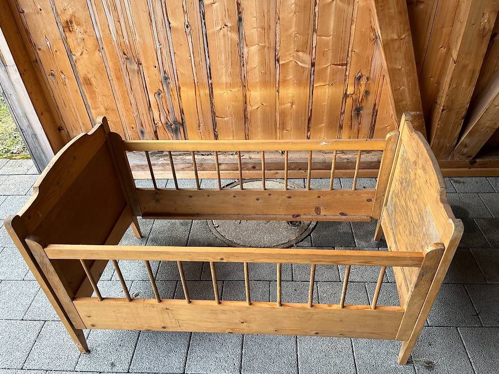 Letti: antikes Kinderbett – Usato da Toffen venduto da Topcase850