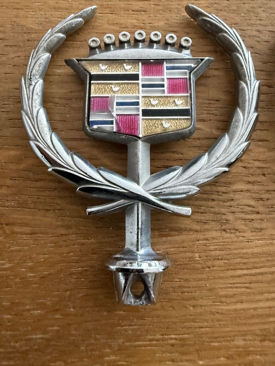 Cadillac Tutti i ricambio: Cadillac Kühlerfigur Embleme Kühler Figur Emblem – Usato da Goldach venduto da Donpancho 3